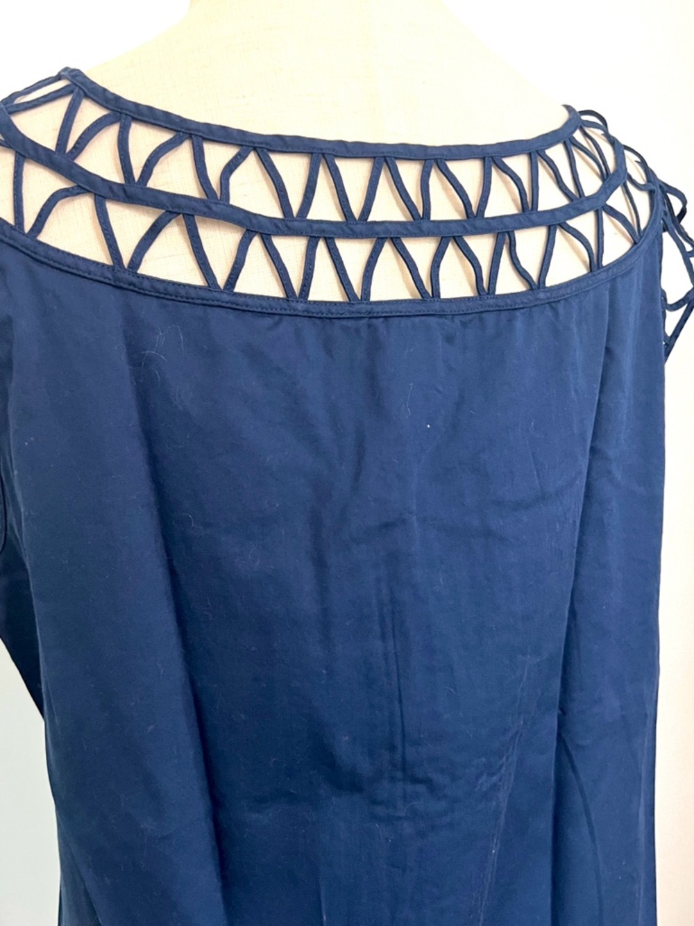 Ann Taylor,Navy Textured Sheath Dress Lattice Neckline Pintuck-Panel,Size 12 - Picture 4 of 11